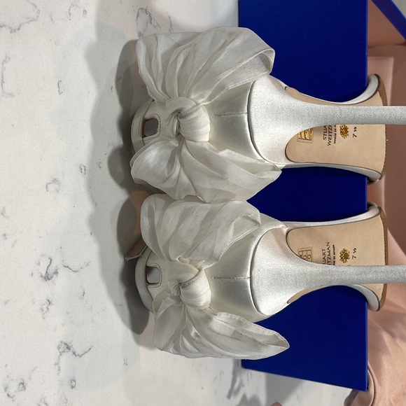 STUART WEITZMAN - Picture 7 of 11